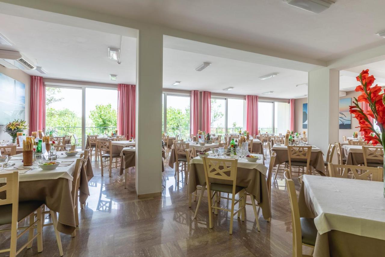 Hotel Silver Milano Marittima Exterior photo