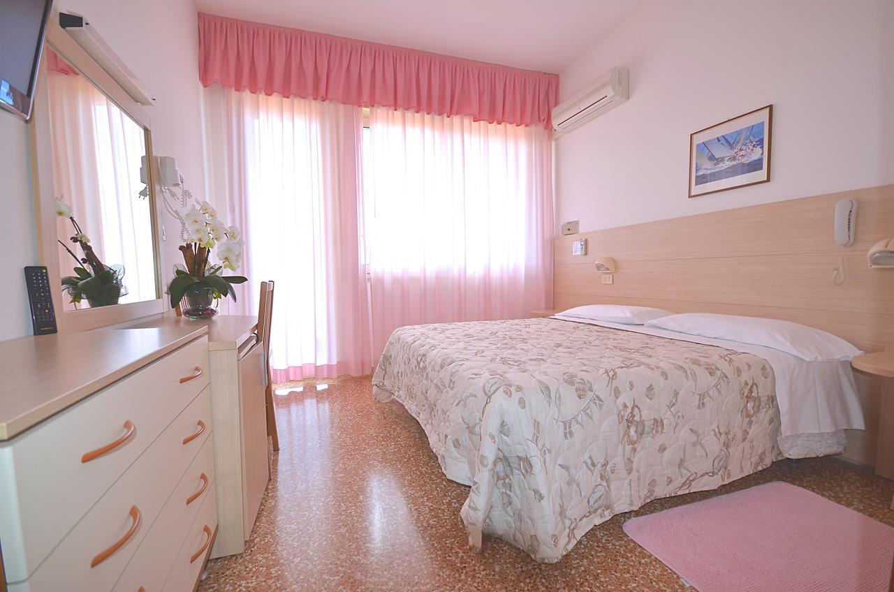 Hotel Silver Milano Marittima Exterior photo